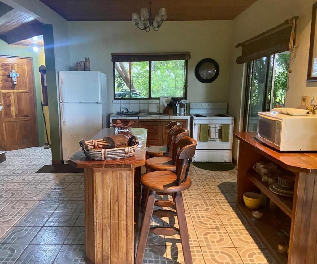 Casa De Veraneo Quinta Las Trillizas Esparza Екстериор снимка